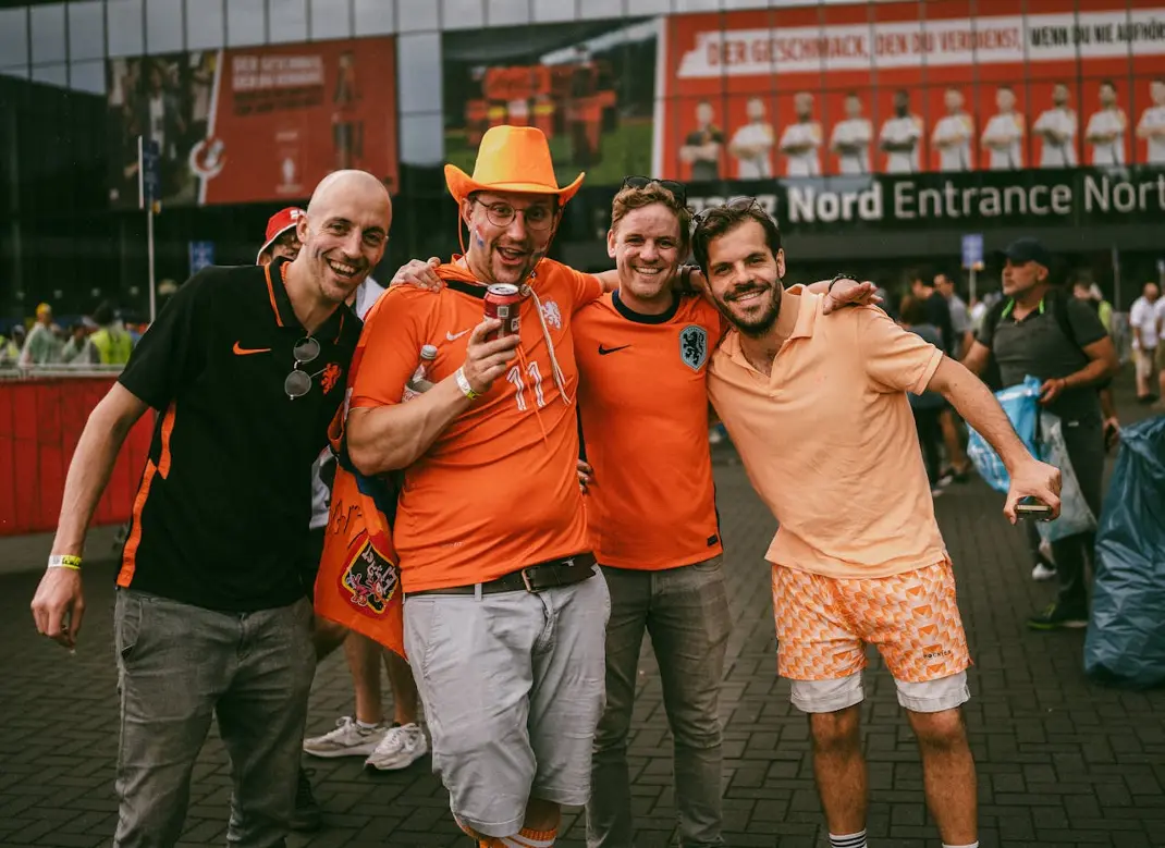 dutch fans having fun